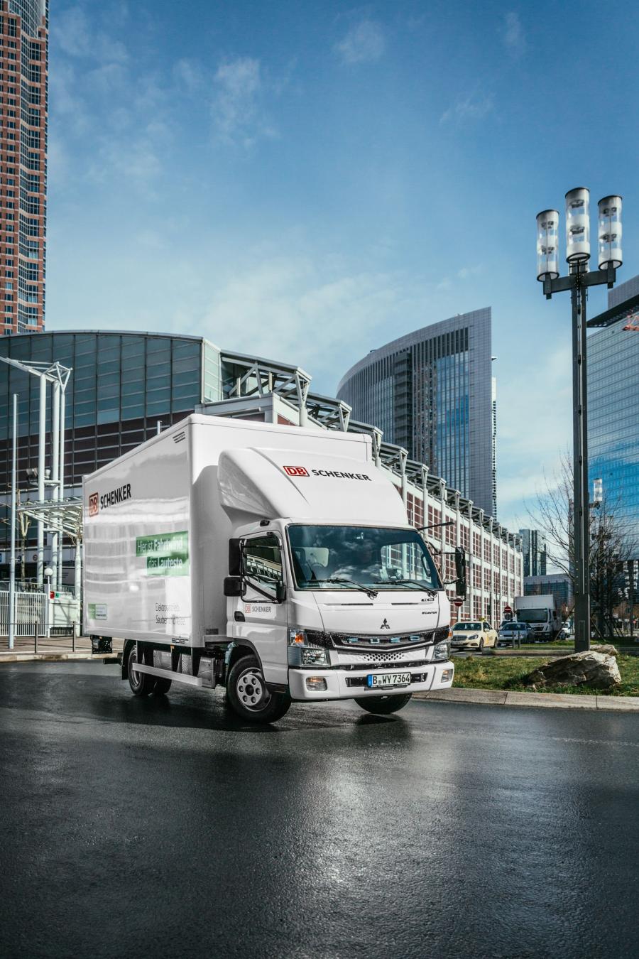  Mitsubishi Fuso eCanter 7C18 2017 года  (GER) (фото 12 из 27)